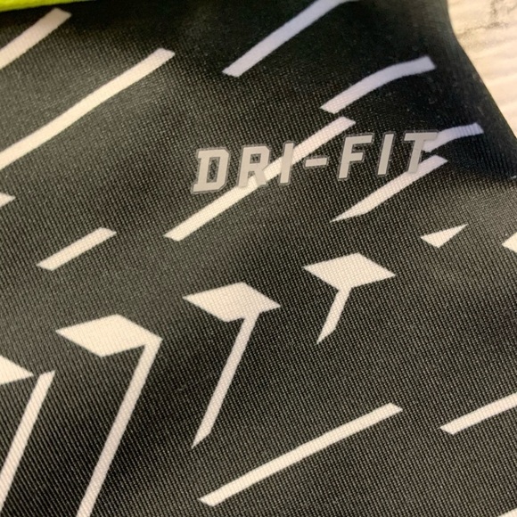 Nike Pro Tight Fit Training Capri Leggings - Picture 10 of 10